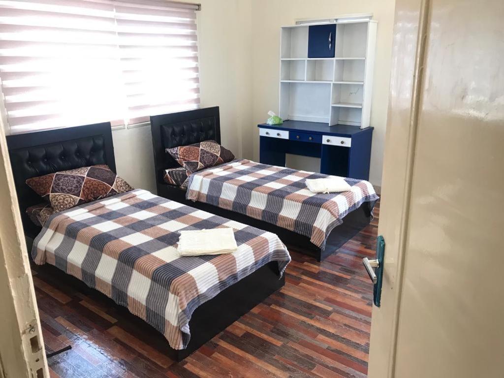 Safi Kitchen Hostel Gawr as-Safi Номер фото